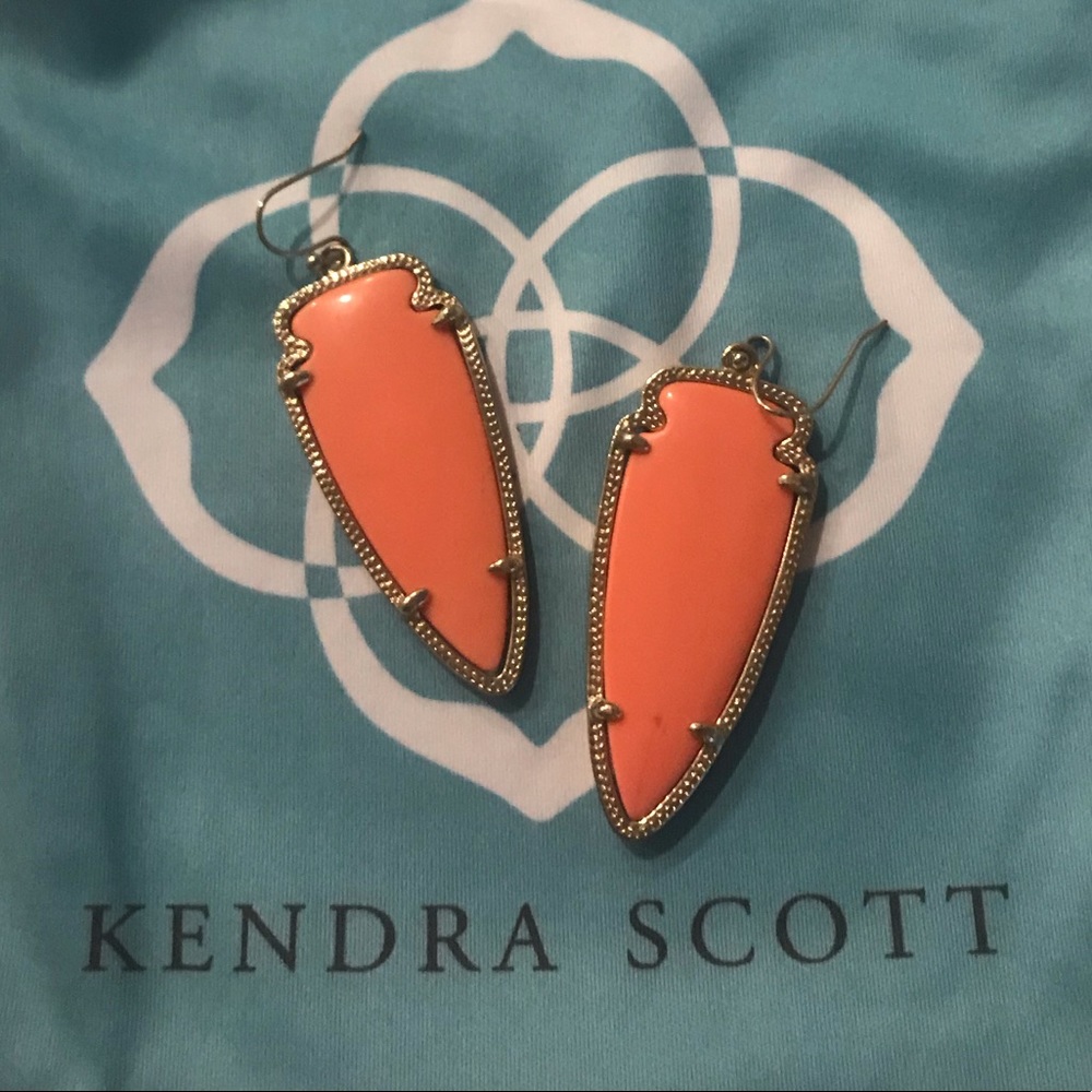 Kendra Scott Arrowhead Earrings